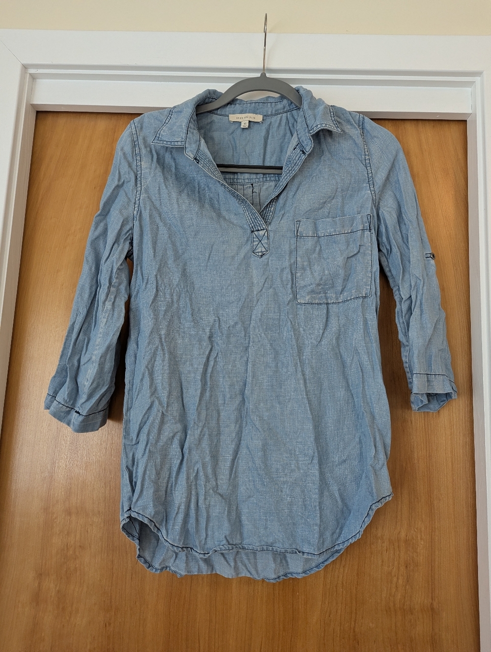 Skies Are Blue light denim blue shirt XS
